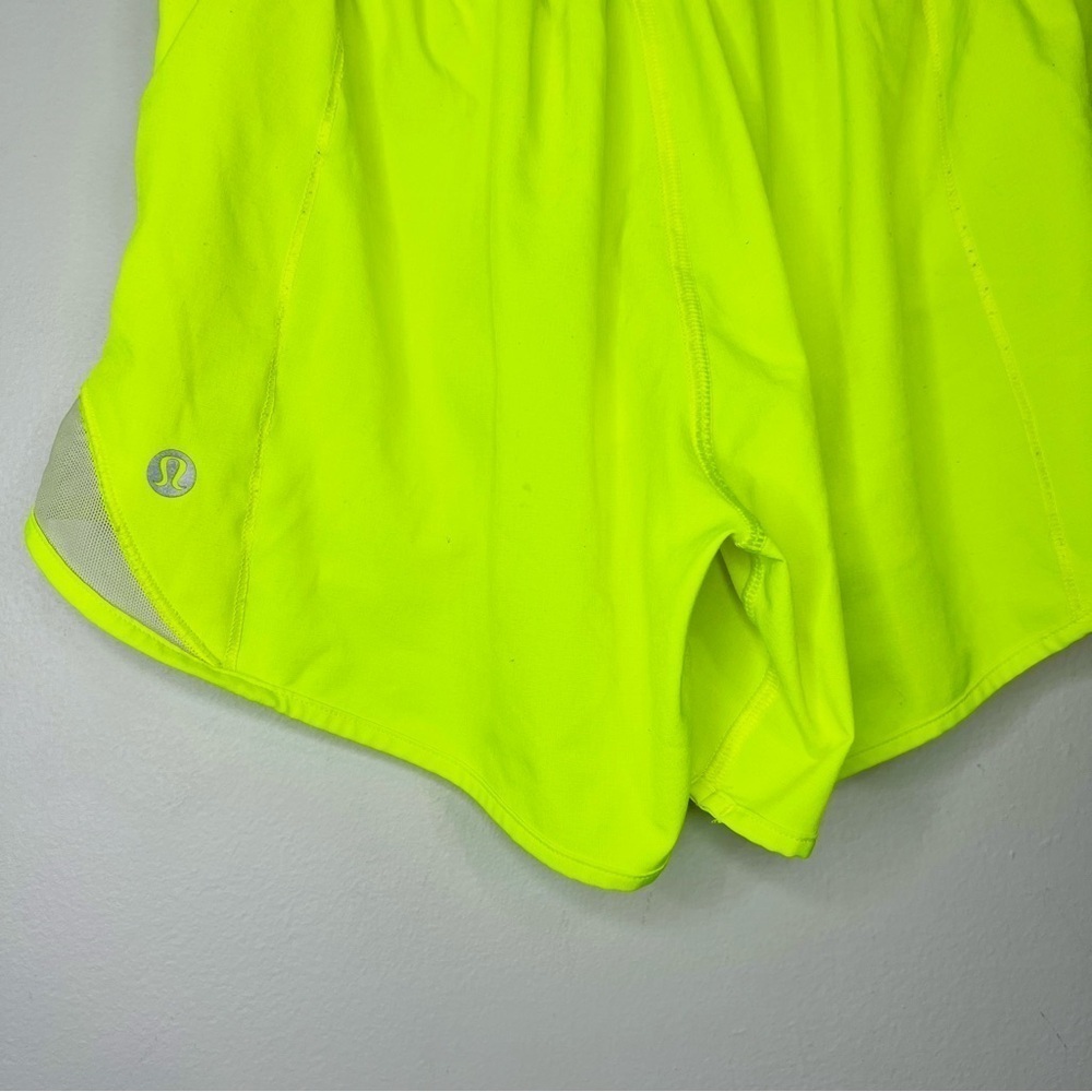 Lululemon Hotty Hot Short II *Long 4" Florid Flash size 2 - Picture 3 of 5